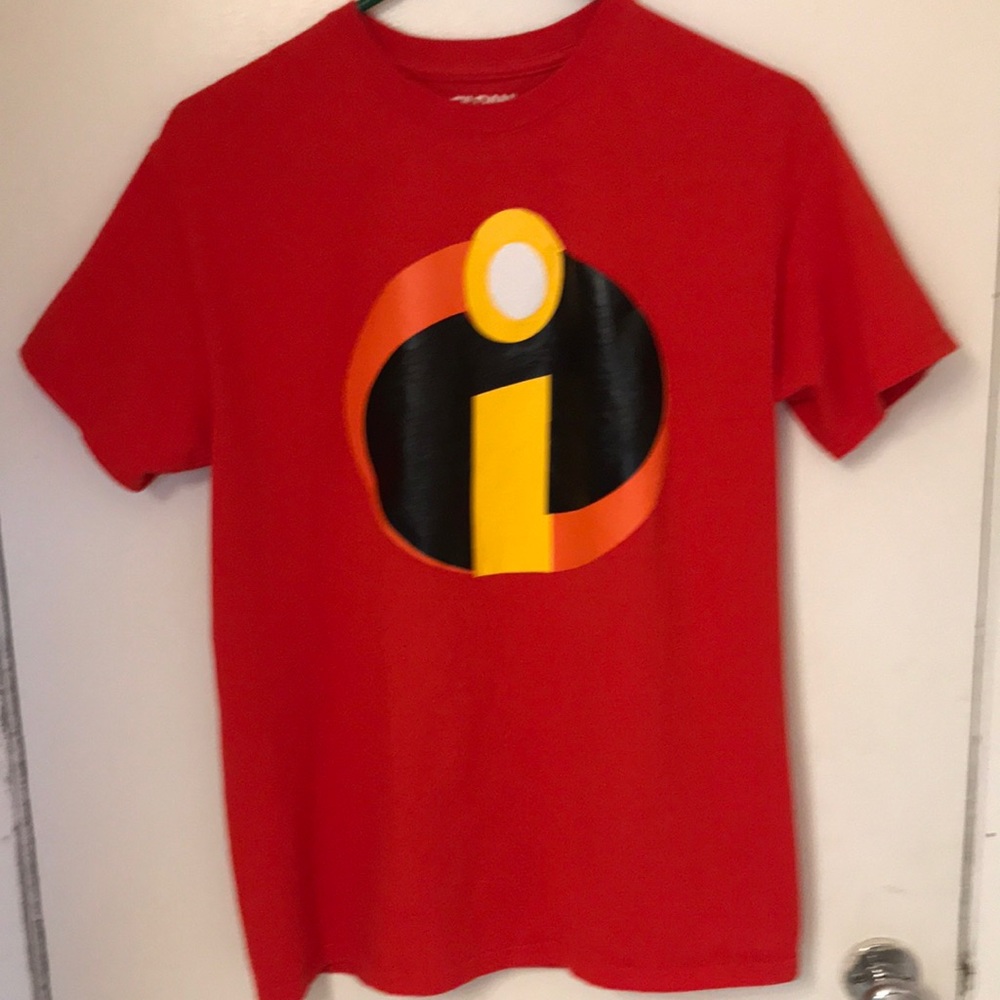 Incredible shirt for Halloween, Size M, add a black mask & black leggings